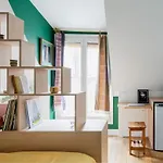Modern And Design Studio Close Sacre Coeur
