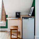 Modern And Design Studio Close Sacre Coeur